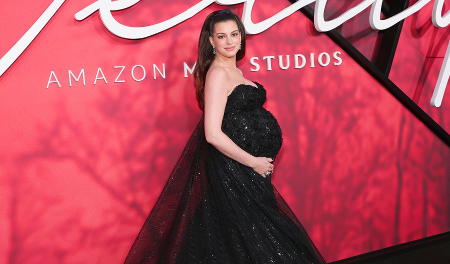 Anne Hathaway Verity New York Premiere Hot Pics